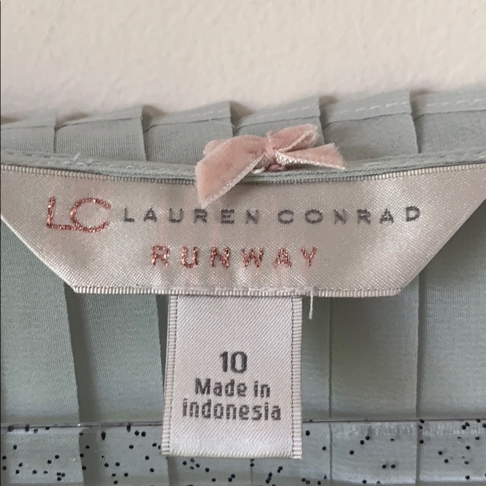 *Sold* Lauren Conrad Runway Ombré Pleated Dress 10 - Picture 5 of 8